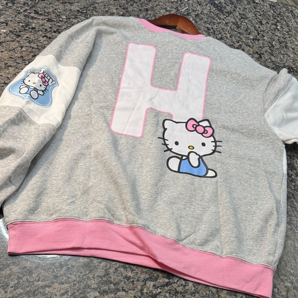 Hello Kitty Gray and Pink Crew Neck Sweatshirt NEW XL - Picture 12 of 12